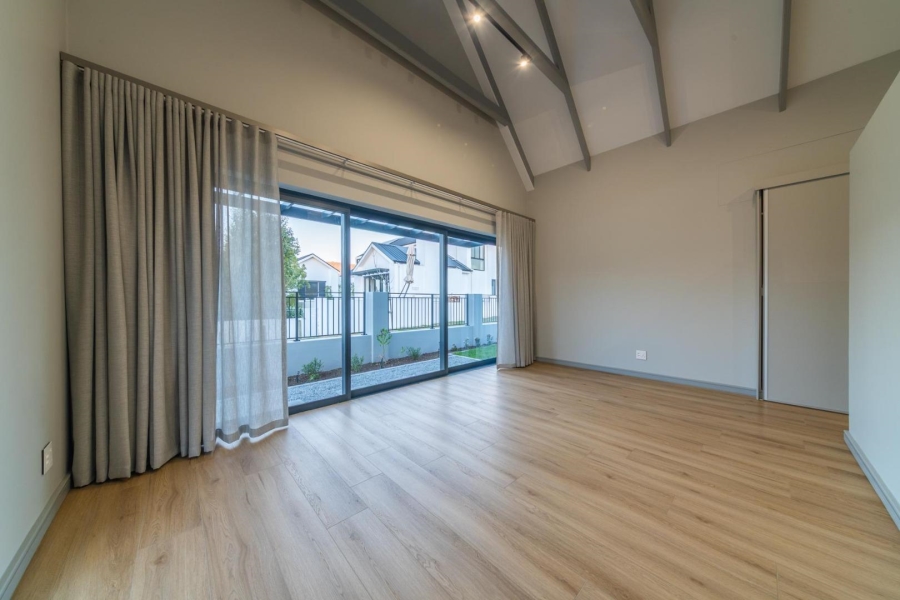 To Let 4 Bedroom Property for Rent in Val De Vie Estate Western Cape